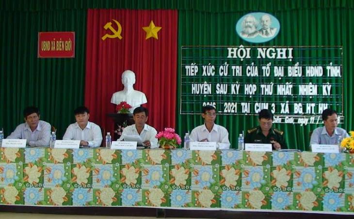 Đại biểu HĐND tỉnh, huyện tiếp xúc cử tri 